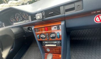 
									Mercedes-Benz E 2301.Hand / Scheckheft /Automatik/ 33139 km voll								