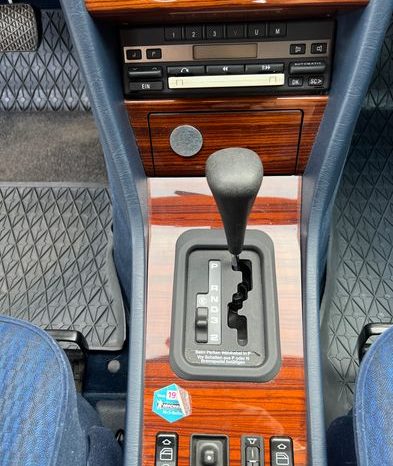 
								Mercedes-Benz E 2301.Hand / Scheckheft /Automatik/ 33139 km voll									